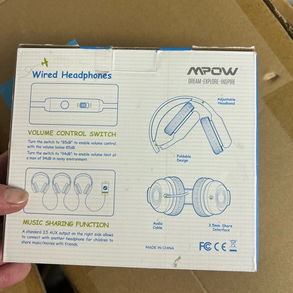 Mpow Kids Headphones with Microphone On-Ear, Sound Sharing Function for Children - Picture 7 of 8